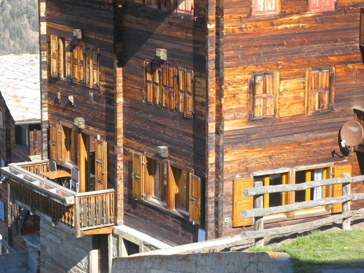 Gasenried Alpia 26 - Zwei Zimmerwohnung In Traditionellem Walliser Haus מראה חיצוני תמונה