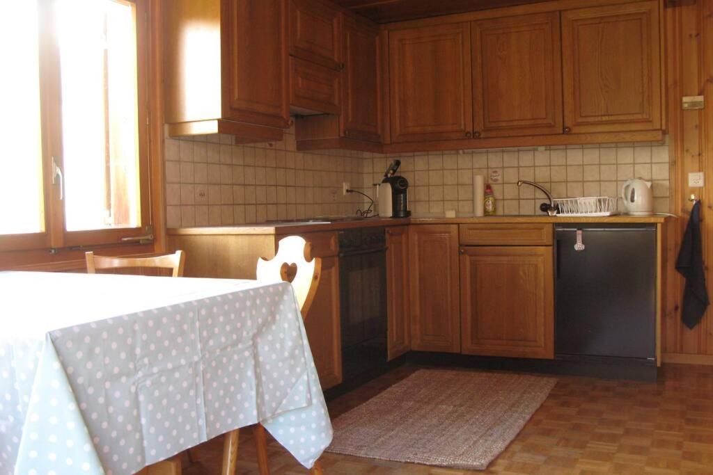 Gasenried Alpia 26 - Zwei Zimmerwohnung In Traditionellem Walliser Haus מראה חיצוני תמונה